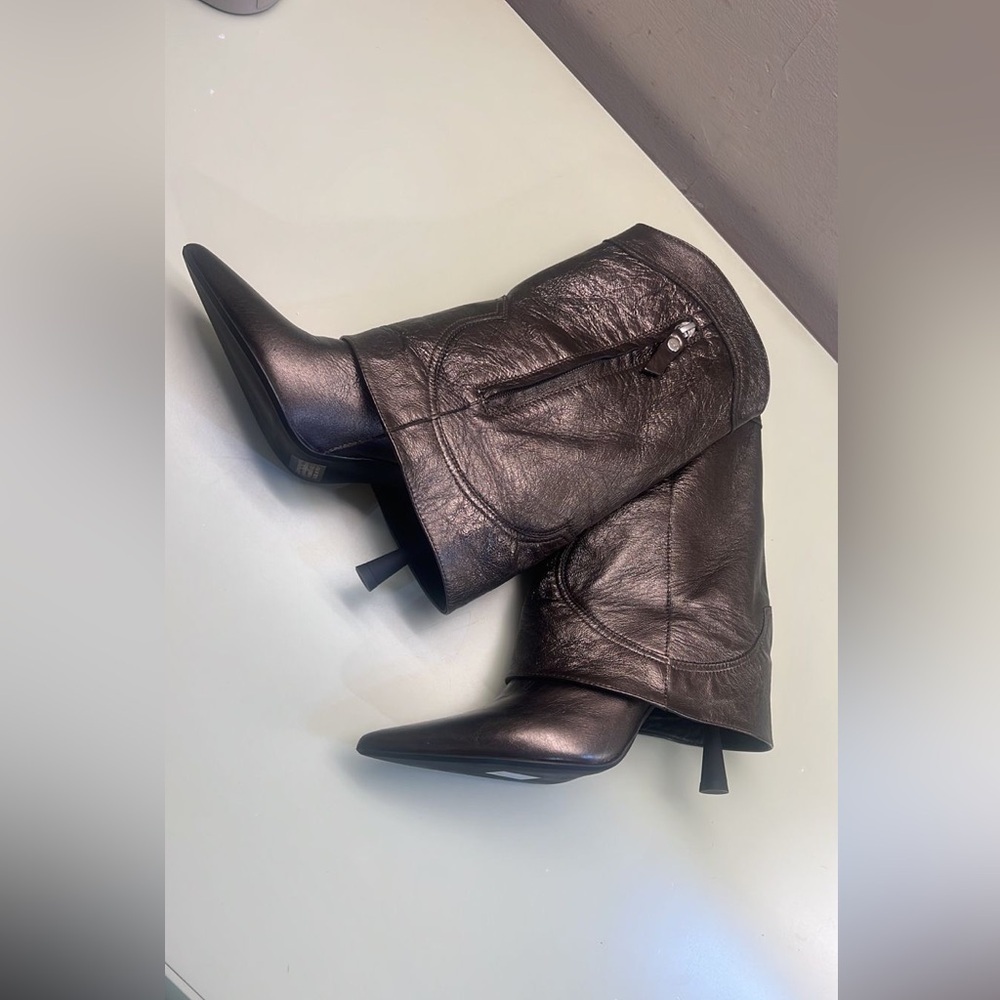 Cowboy style Agl Black Heeled Boots with Sleek Design
